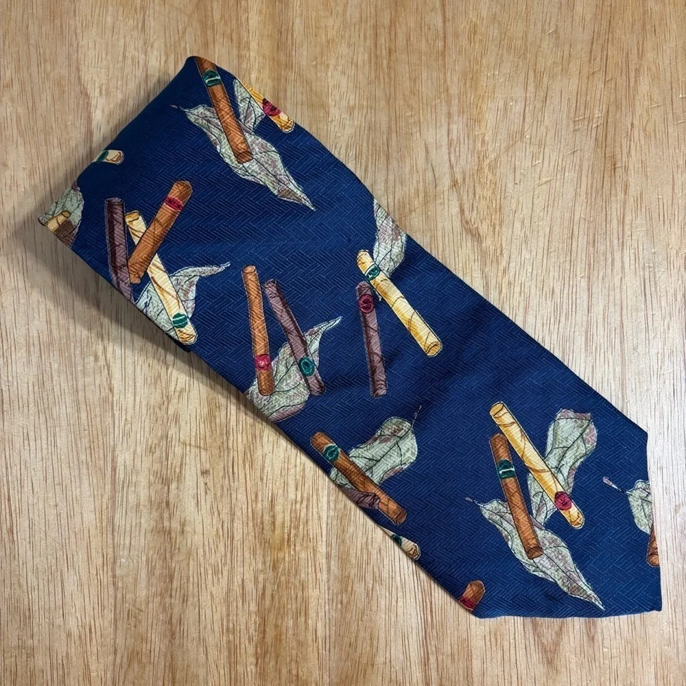 Enamels Men’s 100% Silk Cigar Novelty Print Neck Tie